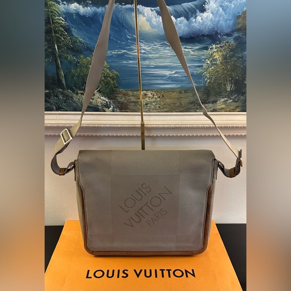 Louis Vuitton Terre Damier Geant Messenger Bag - Picture 14 of 15